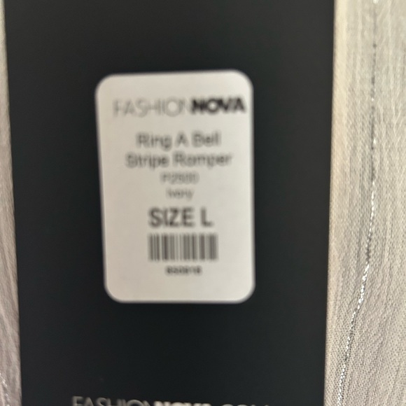 Fashion Nova cream with silver stripes short set zip up back. Plunging neckline. - Picture 6 of 12